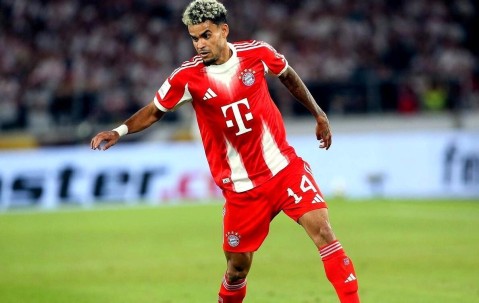 爱游戏-凯恩回归赛场，战术调整首场状态亮眼，利物浦观众沸腾！的简单介绍