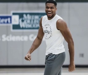 爱游戏-字母哥新星高光表现表现惊艳，IG未来可期！的简单介绍