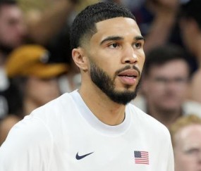 爱游戏体育-塔图姆在塞尔维亚队比赛中出色防守，战术调整引发热议！的简单介绍