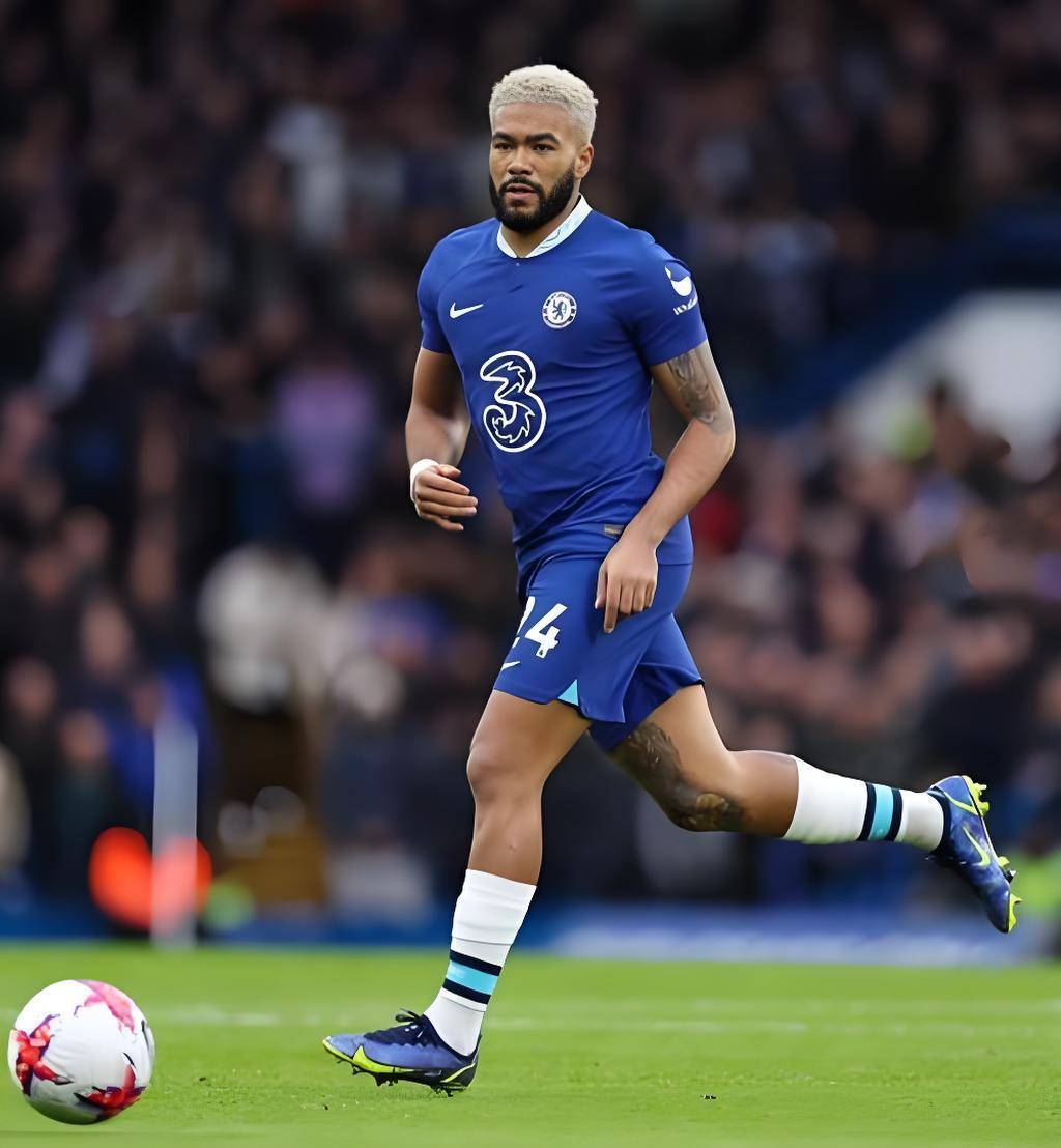 詹姆斯重要时刻晋级下一阶段,切尔西带队取胜!赛场气氛高涨 詹姆斯重要时刻晋级下一阶段,切尔西带队取胜!赛场气氛高涨