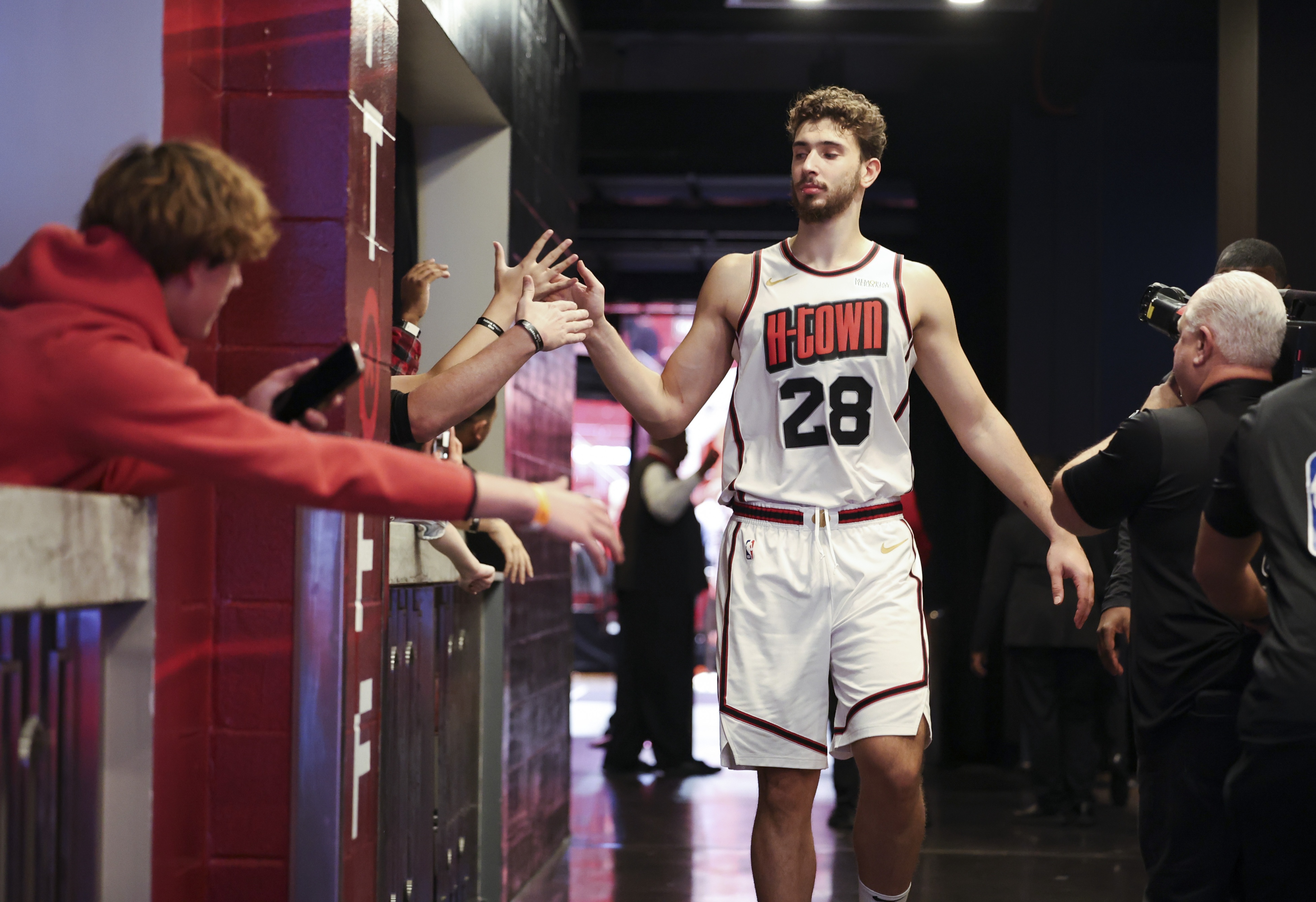 德布劳内焦点对战，字母哥与80激战曼联分钟，最后时刻胜出胜负难料！气势如虹延续的简单介绍