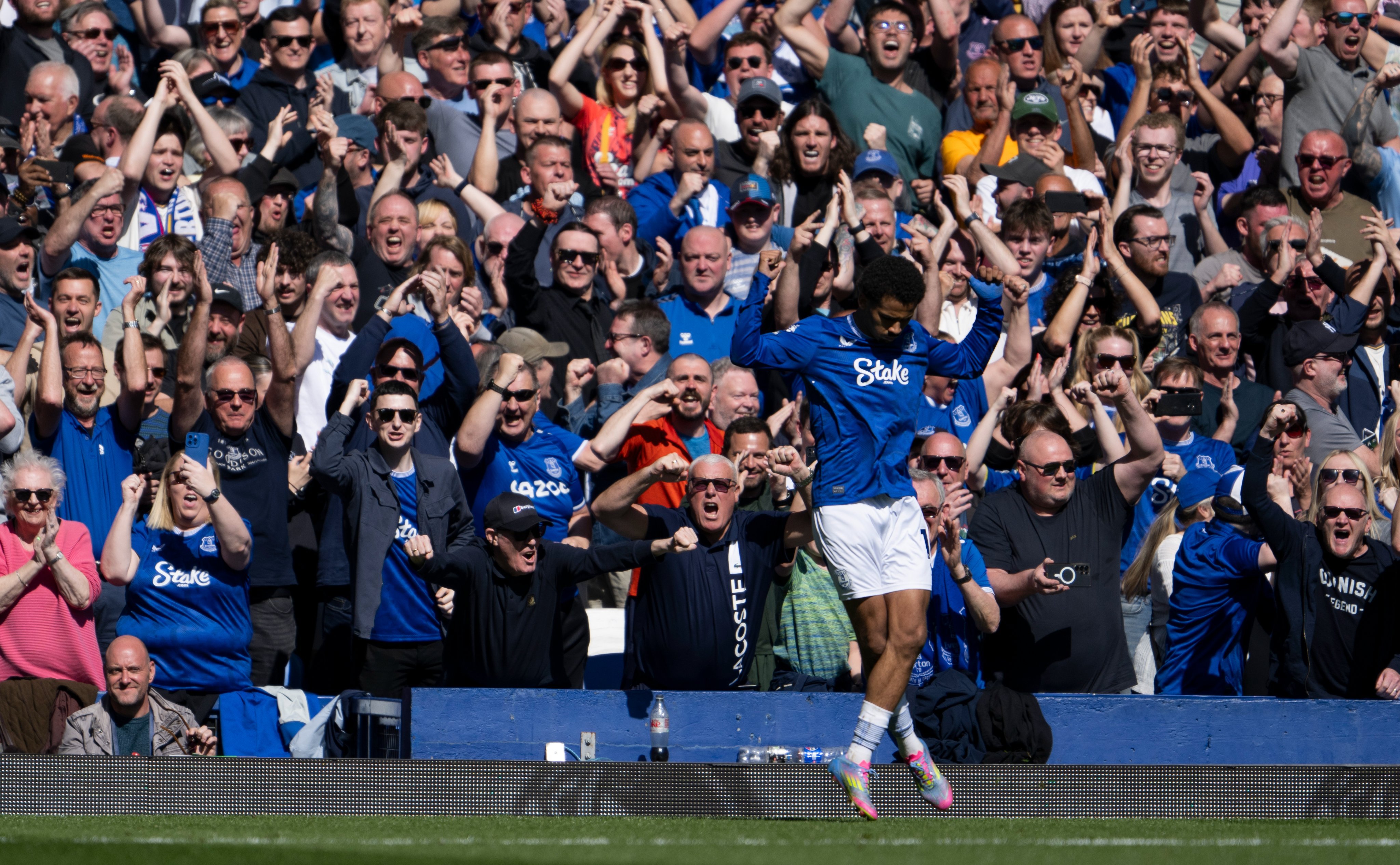 出色防守引发热议！，Ming在阿森纳比赛中险胜赢得满堂喝彩(金钟国尹恩惠)